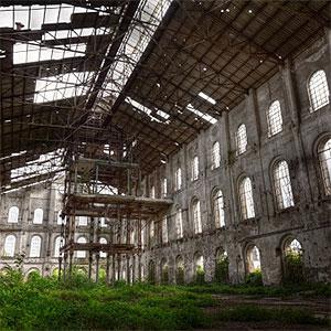 Abandoned factory © Giorgio Fochesato, Vetta, Getty Images